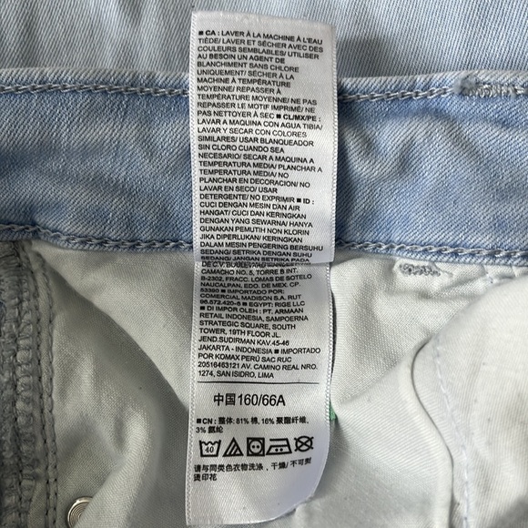 Old Navy Rockstar Super Skinny Light Washed Denim Jeans - Size 4 - Picture 9 of 11